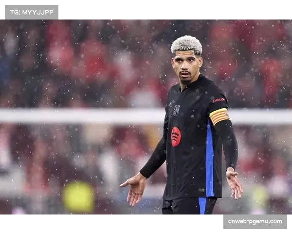 巴萨中卫阿劳霍恢复合练，有望在世纪大战中复出稳固后防